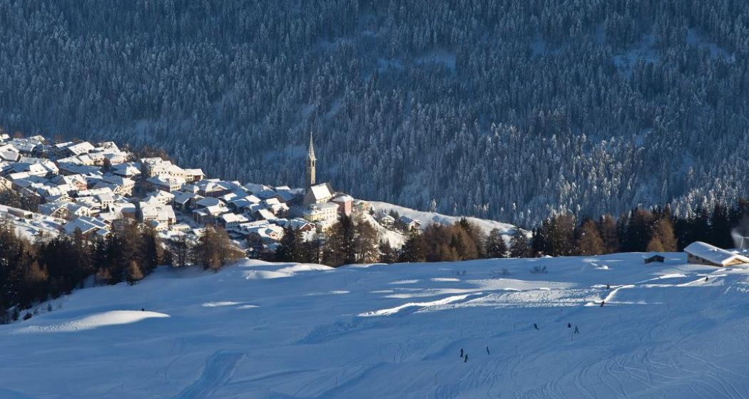 Blick auf Sent und die Sömmibar