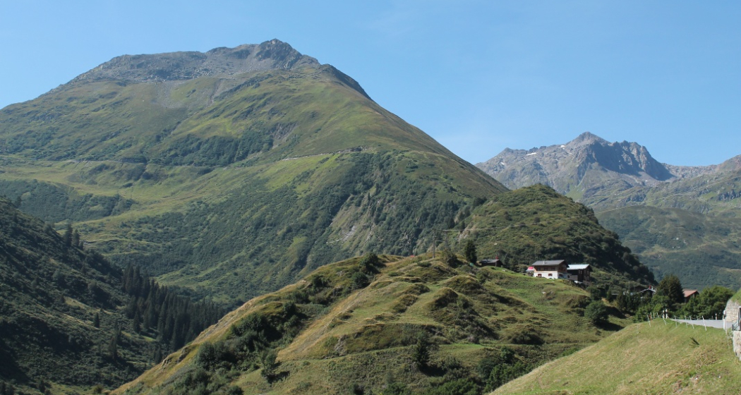 Piz Cavradi von Tschamut aus gesehen Piz Cavradi von Tschamut aus gesehen