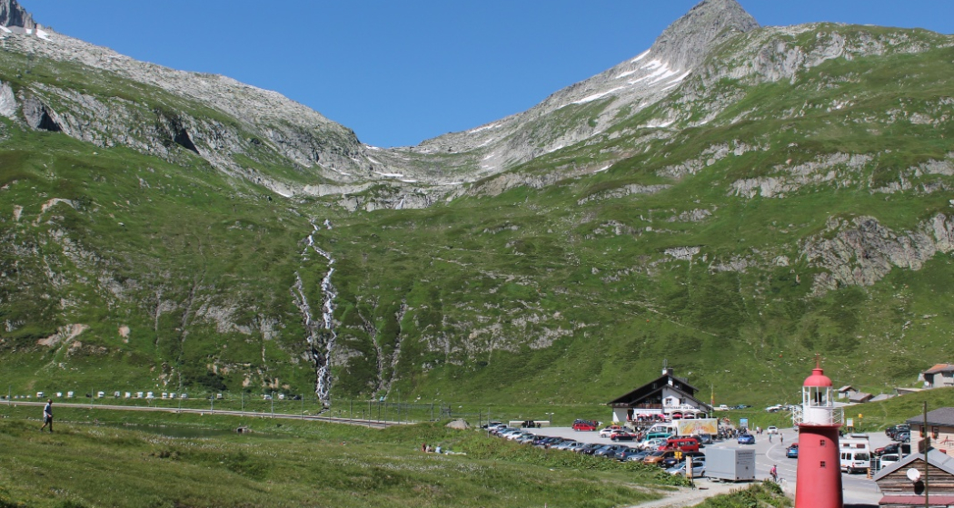 Passhöhe mit Leuchtturm Passhöhe mit Leuchtturm