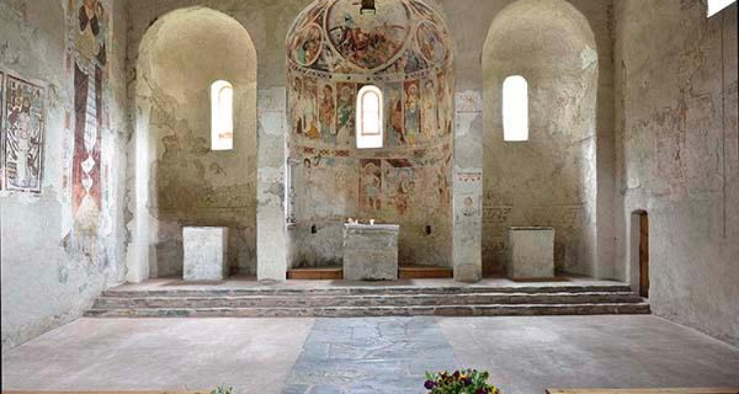 Die drei Apsiden in der Kirche St. Peter in Mistail