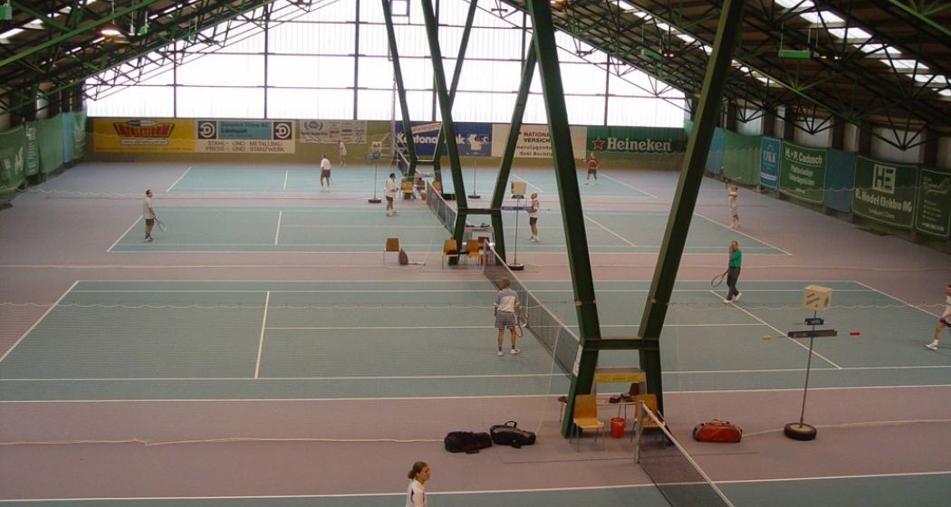 Tennis-, Badminton- & Squashhalle Untervaz (oua_17365690_image)