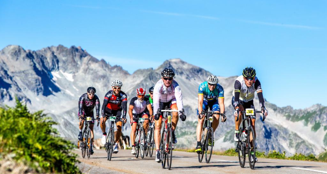 Teilnehmer der Alpen Challenge am Albulapass. Teilnehmer der Alpen Challenge am Albulapass.