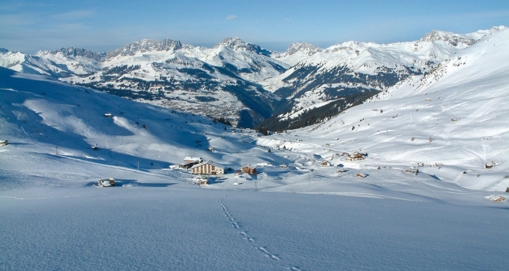 Mittendrin in der Winterpracht: das Berghaus Arflina. Mittendrin in der Winterpracht: das Berghaus Arflina.