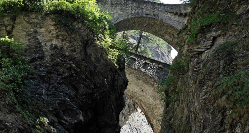 Viamala-Schlucht mit der Wildener Brücke Viamala-Schlucht mit der Wildener Brücke