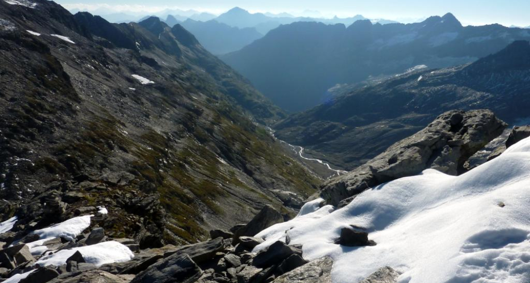 Blick zum noch jungen Hinterrhein Blick zum noch jungen Hinterrhein