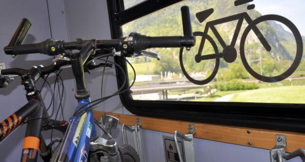 Unkomplizierter Biketransport mit der RhB. Unkomplizierter Biketransport mit der RhB.
