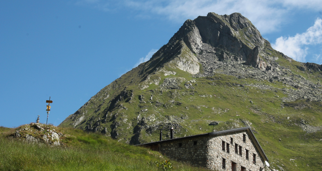 Piz Las Palas hinter der Hütte Piz Las Palas hinter der Hütte