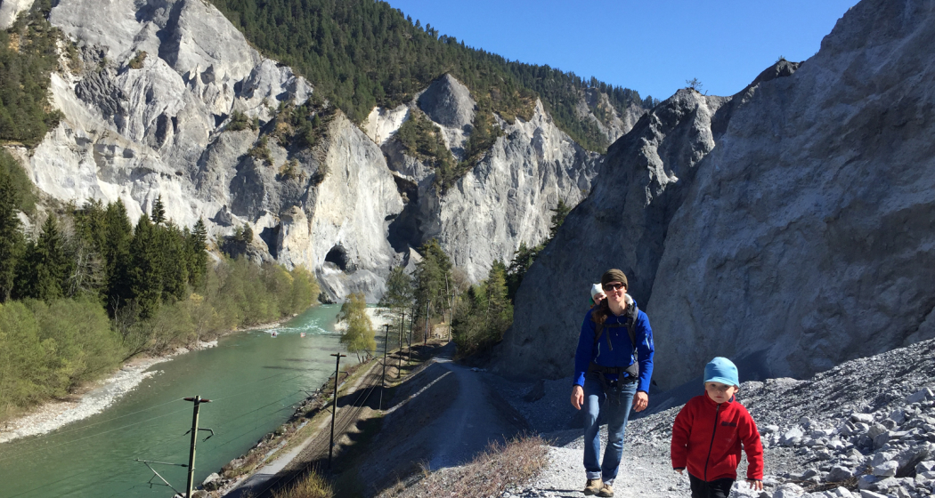 Rheinschlucht Bahnwanderung: Versam - Valendas Rheinschlucht Bahnwanderung: Versam - Valendas