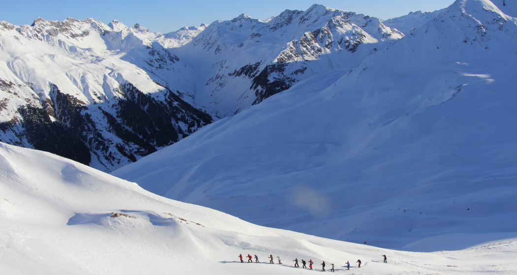 527 Schneeschuhtrail Piz Darlux (oua_25240921_image) 527 Schneeschuhtrail Piz Darlux (oua_25240921_image)