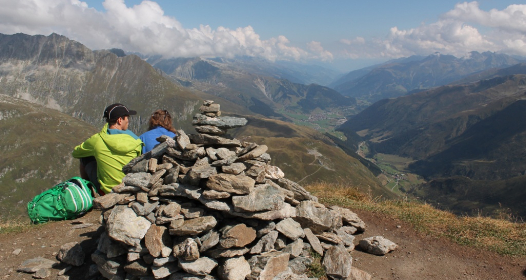 Blick vom Gipfel nach Sedrun Blick vom Gipfel nach Sedrun