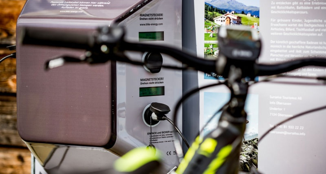 E-Bike Ladestation Disentis/Mustér Bahnhof (oua_28096129_image) E-Bike Ladestation Disentis/Mustér Bahnhof (oua_28096129_image)