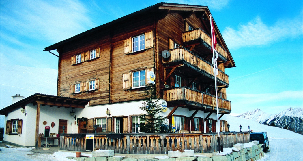 Gasthaus Post, Obermutten Winter Gasthaus Post, Obermutten Winter