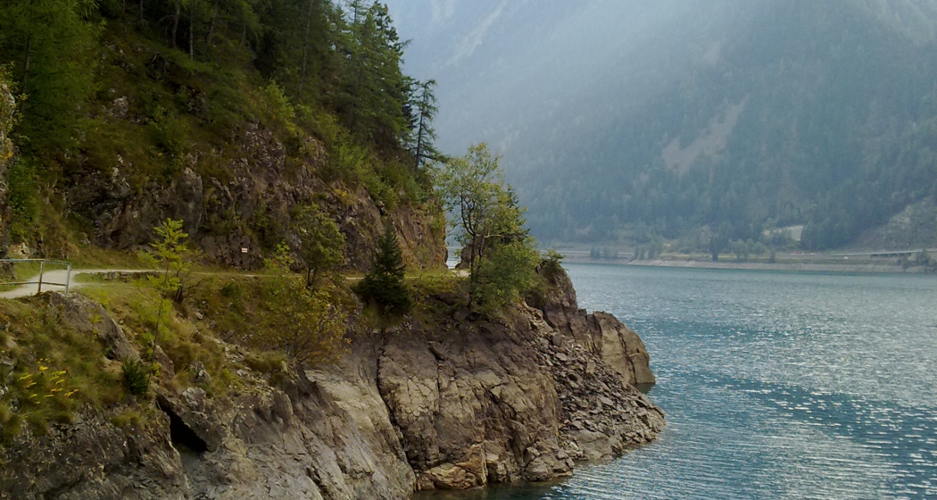 Lago di Poschiavo Lago di Poschiavo