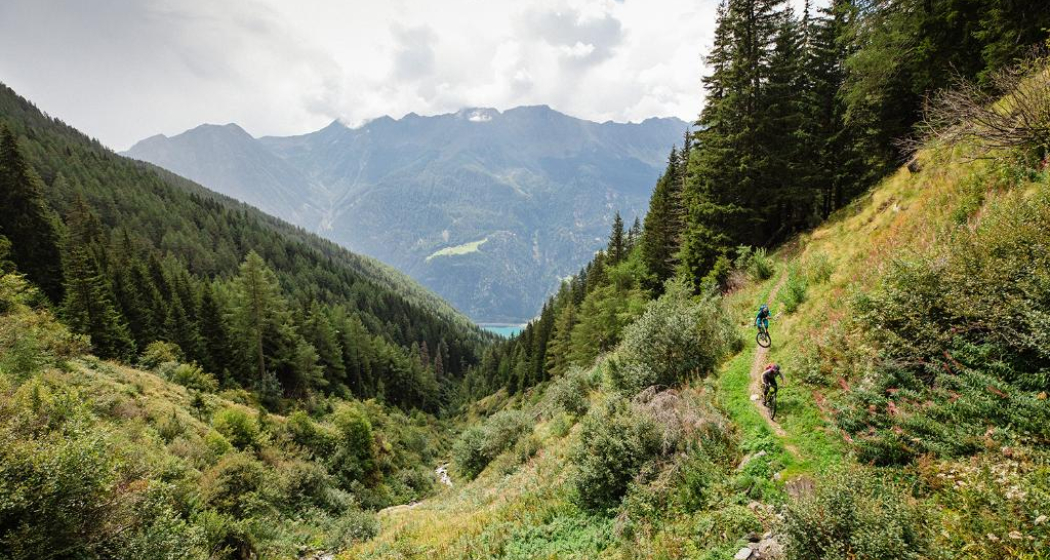 Lago Bianco - San Romerio - Miralago (oua_32785076_image) Lago Bianco - San Romerio - Miralago (oua_32785076_image)