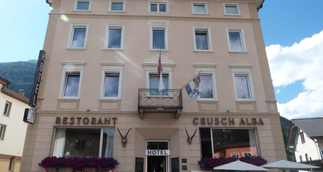 Hotel Restaurant Crusch Alba (oua_32859538_image) Hotel Restaurant Crusch Alba (oua_32859538_image)