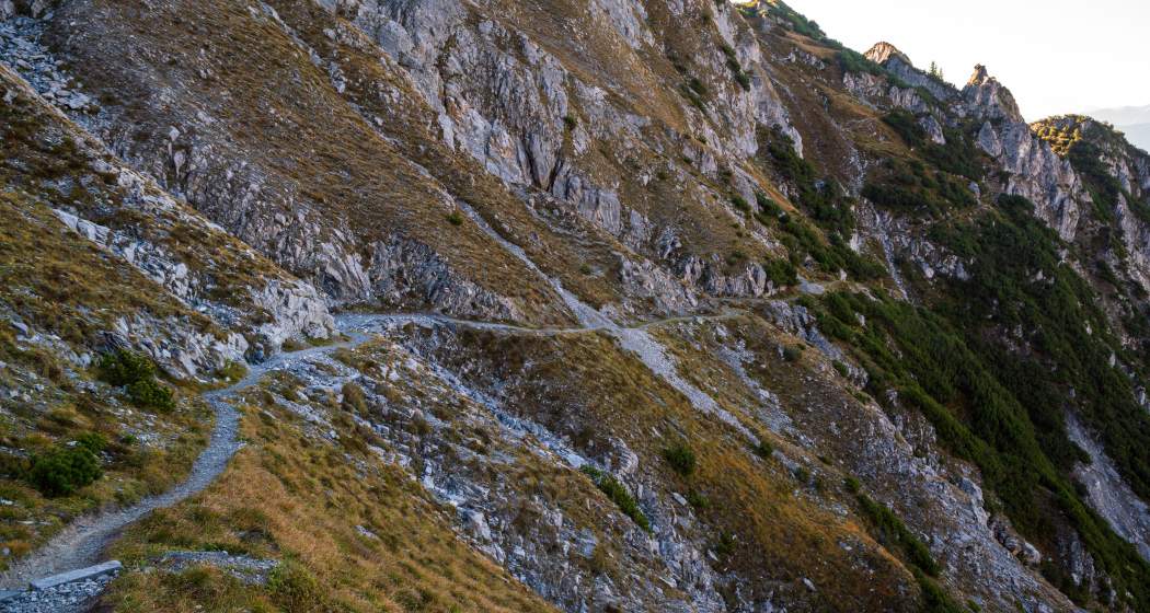 Bergwanderung zu den Strudeltöpfen auf der Alp Mora: Bargis-Trin (oua_33412673_image) Bergwanderung zu den Strudeltöpfen auf der Alp Mora: Bargis-Trin (oua_33412673_image)