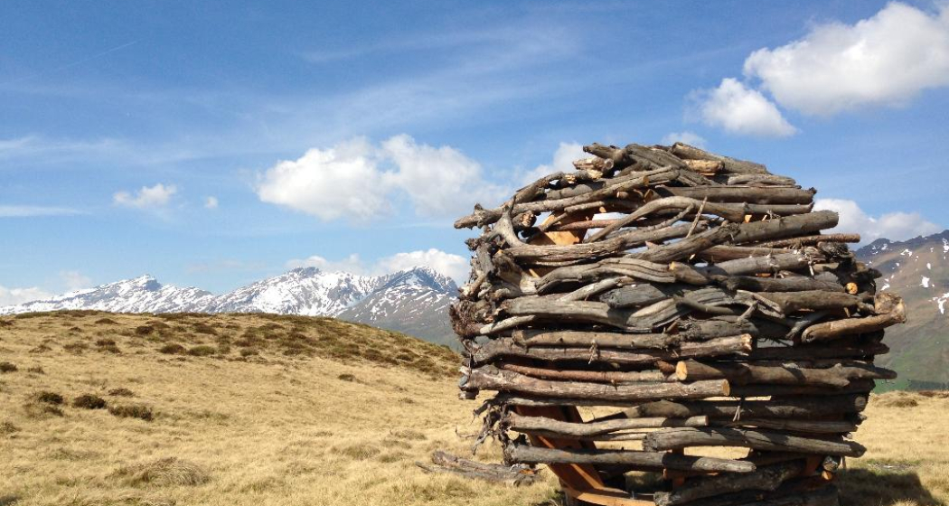 Nolla reisst den Berg in die Tiefe Nolla reisst den Berg in die Tiefe