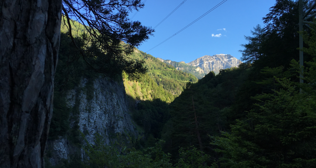 Calandaschau über der Taminaschlucht