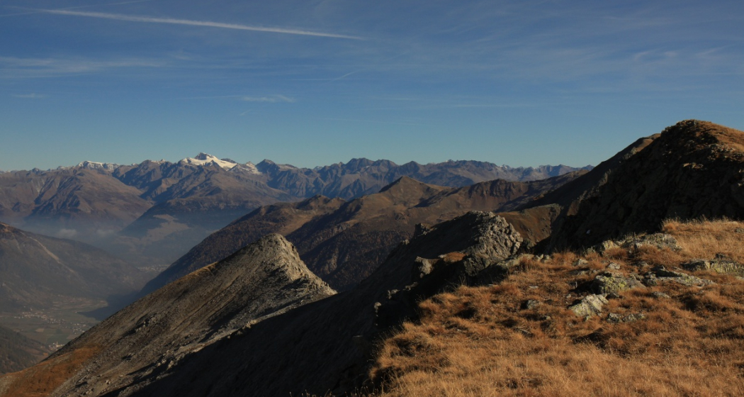 Blick vom Piz Praveder an die Nord-West Flanke Blick vom Piz Praveder an die Nord-West Flanke