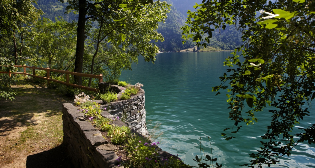 Lago di Poschiavo Lago di Poschiavo