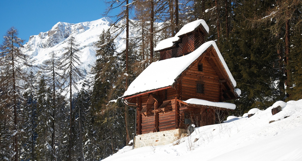 Kapelle Mengelberg an einem sonnigen Wintertag Kapelle Mengelberg an einem sonnigen Wintertag