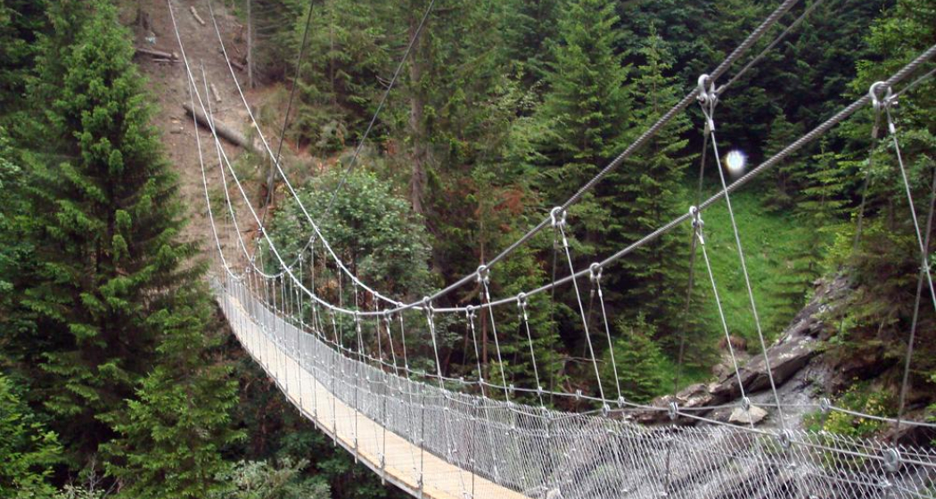 Die Chleibach-Hängebrücke Die Chleibach-Hängebrücke