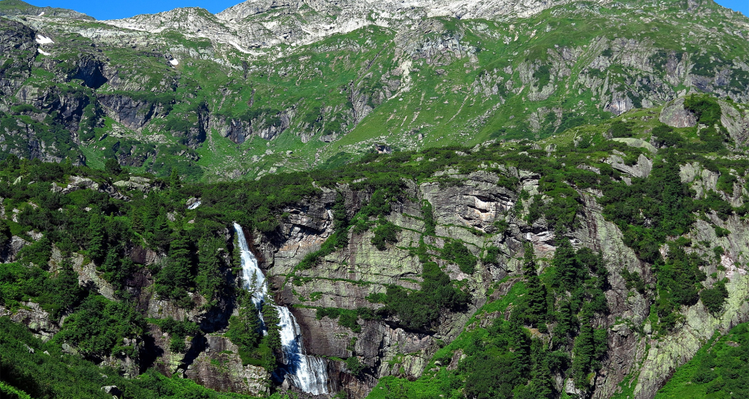 Wasserfall am unteren Murgsee. Wasserfall am unteren Murgsee.