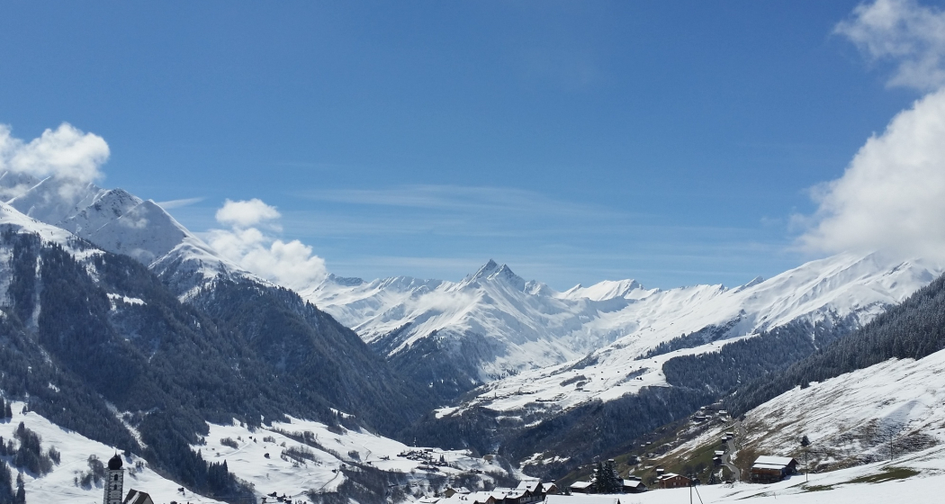 Sicht Tal einwärts Pèz Terri