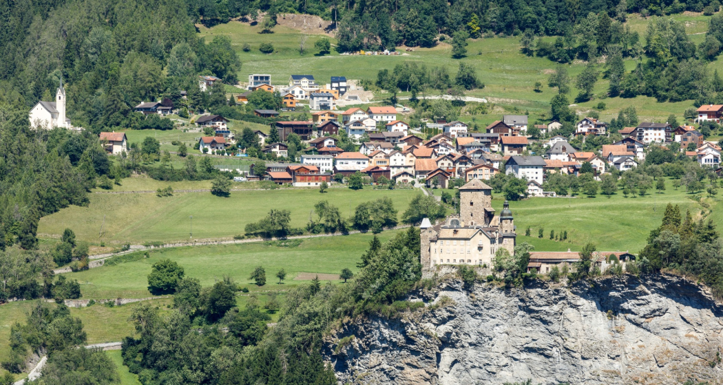 Schloss Ortenstein mit Tomils