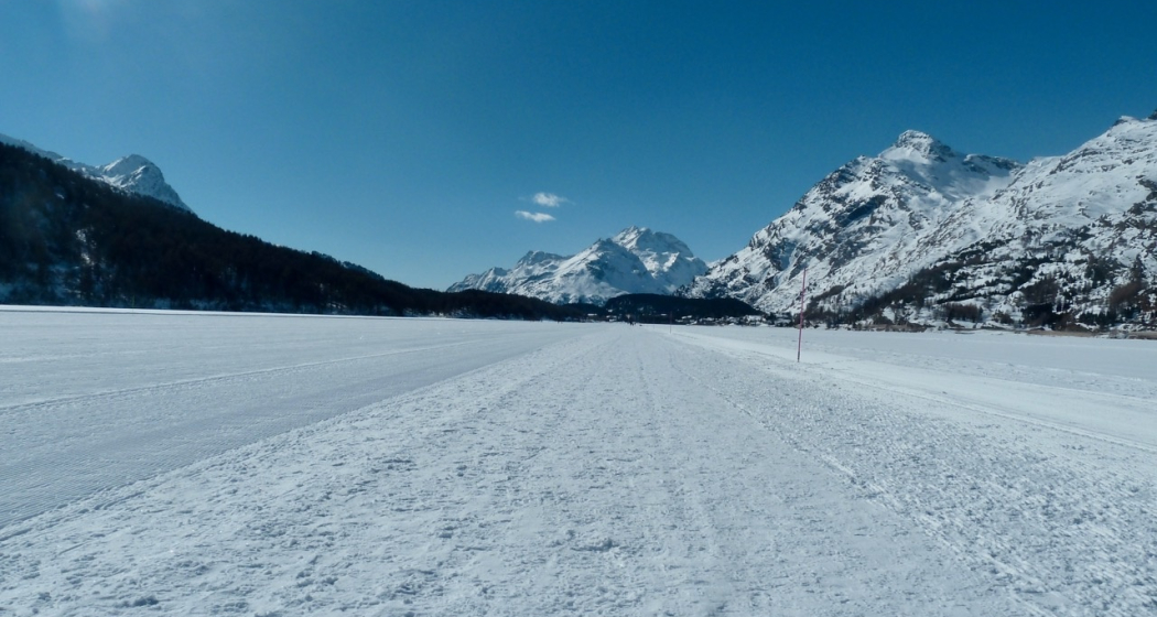 Bequeme und garantiert ebene Wege auf dem Silsersee
