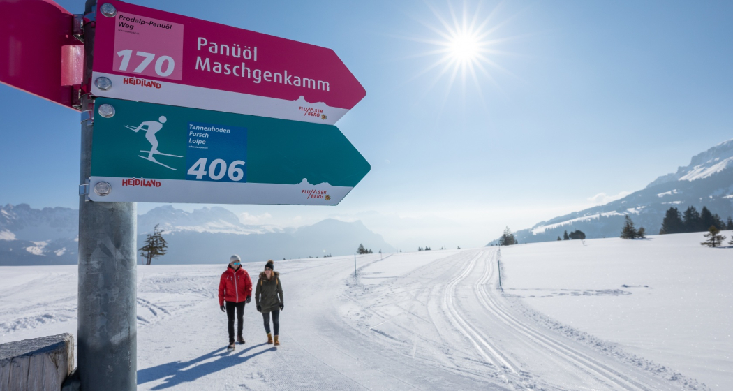 Beschilderung auf dem Winterwanderweg auf dem Flumserberg Beschilderung auf dem Winterwanderweg auf dem Flumserberg