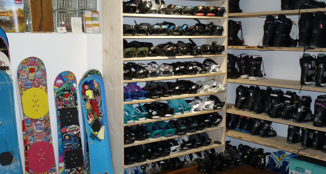 Snowboard Shop Sägerei (oua_44248668_image) Snowboard Shop Sägerei (oua_44248668_image)