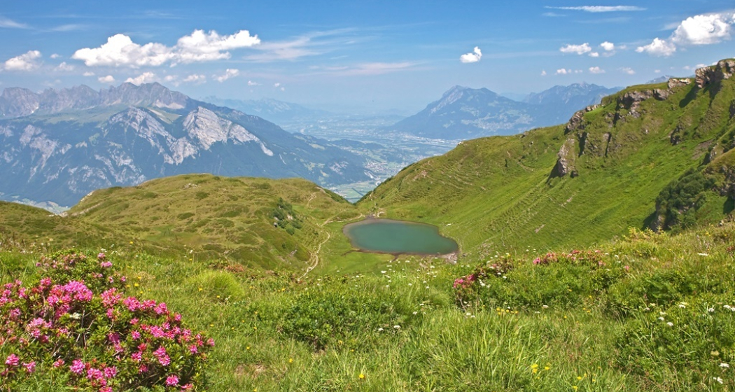 Blick auf das tiefer liegende Vilterser Seeli Blick auf das tiefer liegende Vilterser Seeli
