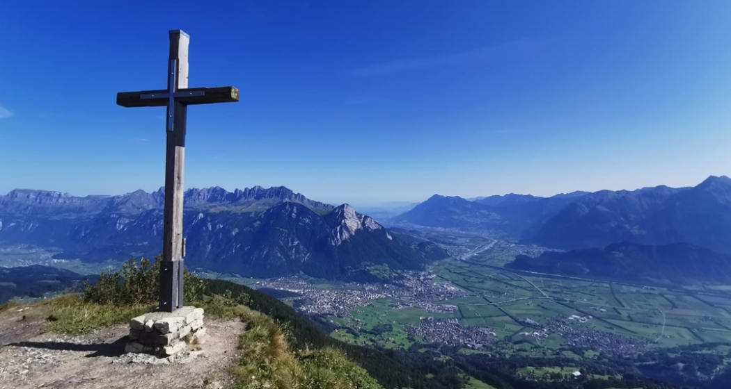 Blick vom Garmil aus ins Tal Blick vom Garmil aus ins Tal