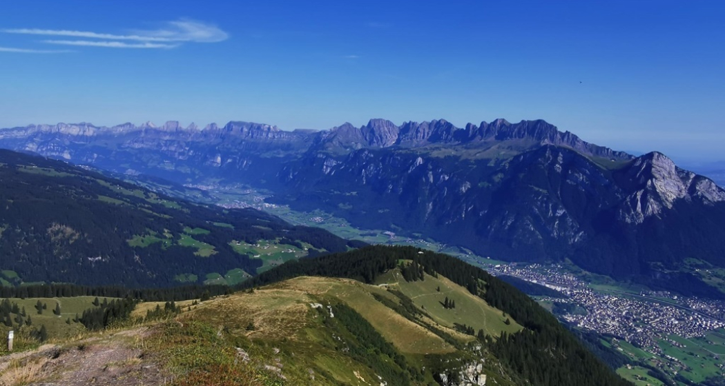 Der Ultra Trail entlöhnt immer wieder mit lohnenswerten Weitblicken Der Ultra Trail entlöhnt immer wieder mit lohnenswerten Weitblicken