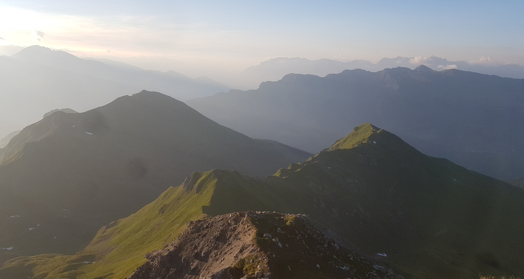Atemberaubende Aussicht vom Schwarzhorn, dem höchsten der Tschiertschner Gipfel