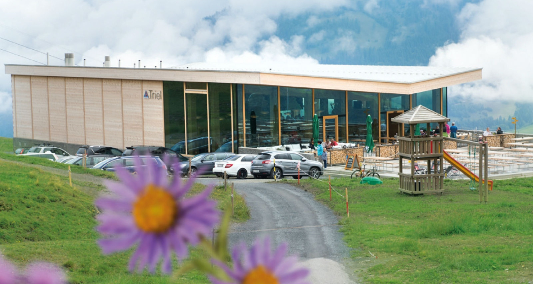 Bergrestaurant Triel im Sommer Bergrestaurant Triel im Sommer
