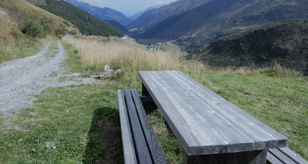 Aussicht ins Tal mit Tschamut