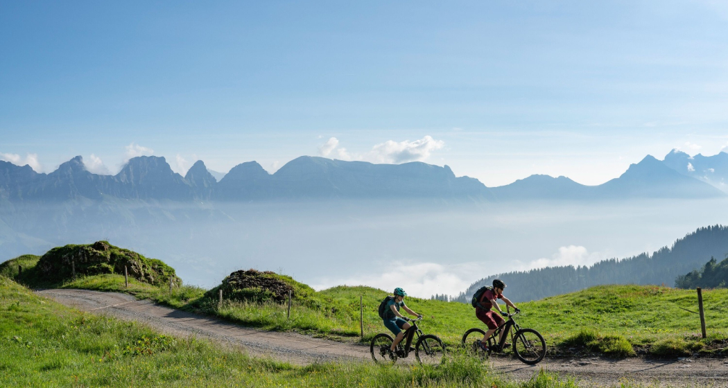 Diese Biketour hat ihren Namen verdient: Das Bergpanorama ist überwältigend. Diese Biketour hat ihren Namen verdient: Das Bergpanorama ist überwältigend.