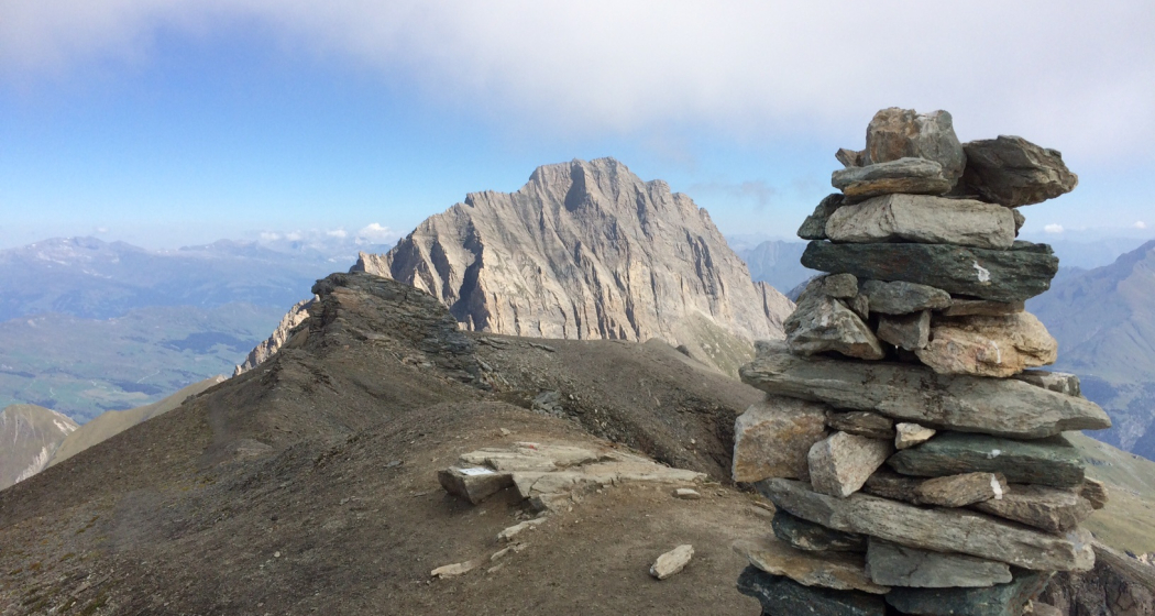 Gipfel Faltschonhorn mit Blick Richtung Piz Aul Gipfel Faltschonhorn mit Blick Richtung Piz Aul