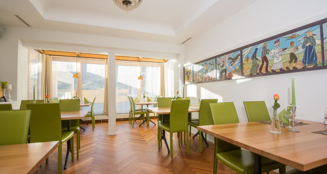 Saal für Abendessen oder Frühstück Saal für Abendessen oder Frühstück