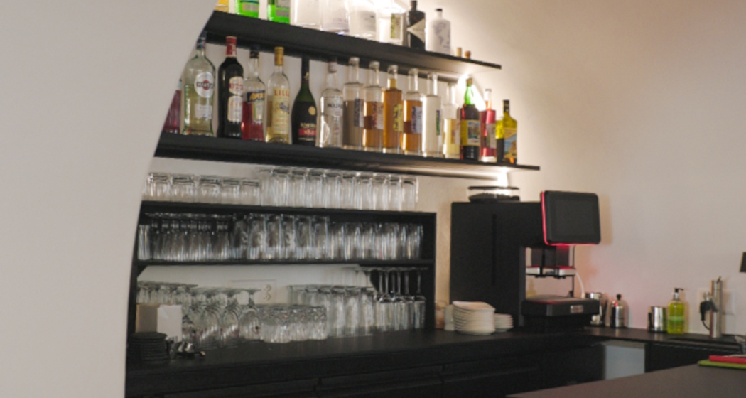 Strocla Bar (oua_601370064_image) Strocla Bar (oua_601370064_image)