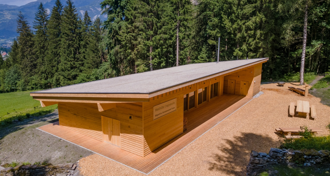 Waldhütte Crappasusta mit Feuerstelle Waldhütte Crappasusta mit Feuerstelle