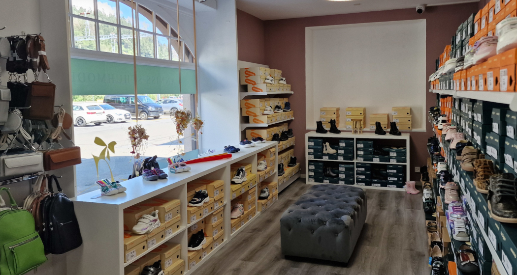 Anniss Schmuhmode, Ilanz, kleine Verkaufsfläche Anniss Schmuhmode, Ilanz, kleine Verkaufsfläche