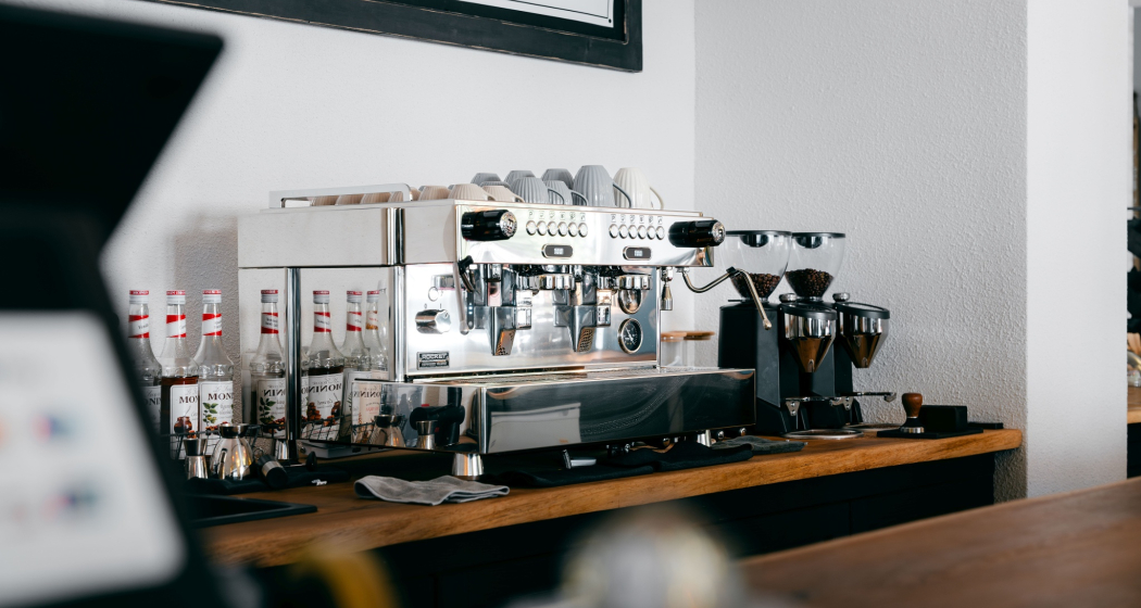 In der Wildflower Floristik in Thusis gibt es neben Blumen auch guten Kaffee In der Wildflower Floristik in Thusis gibt es neben Blumen auch guten Kaffee