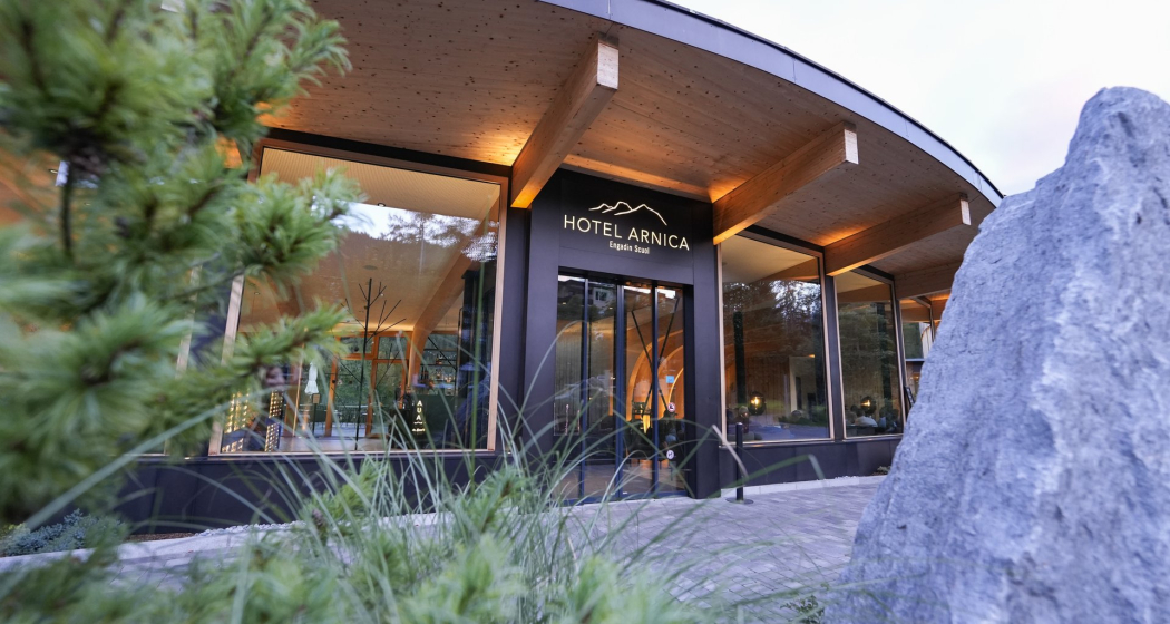 Restaurant Hotel Arnica (oua_604605651_image) Restaurant Hotel Arnica (oua_604605651_image)