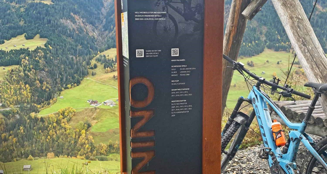 Infosäule vor Lumbrein: design by judith brennwald Infosäule vor Lumbrein: design by judith brennwald