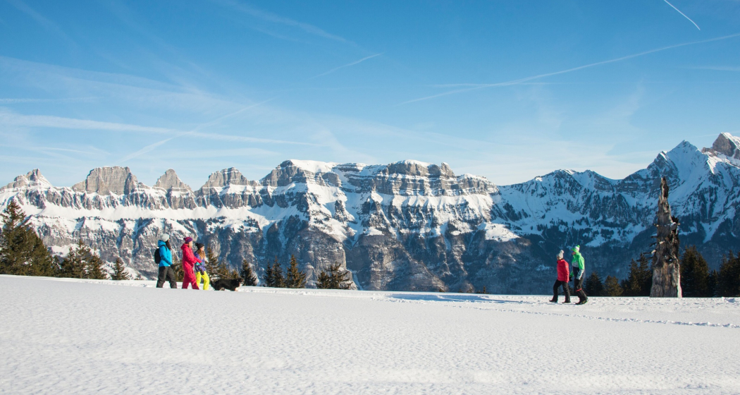 Familienfreundliche Winterwanderwege am Flumserberg Familienfreundliche Winterwanderwege am Flumserberg