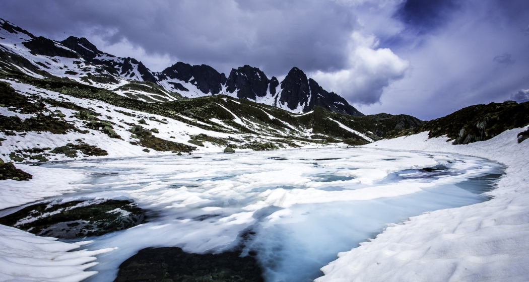 Der Lag Serein naben dem Gipfelziel, im späten Winter.