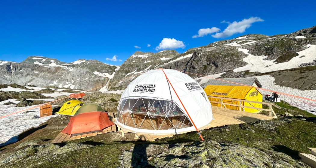 Vielleicht wird das "Basecamp" auf der Passhöhe auch 2025 weitergeführt Vielleicht wird das "Basecamp" auf der Passhöhe auch 2025 weitergeführt